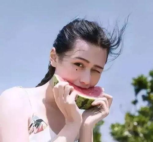 吃瓜头像女孩图片大全,趣味横生的表情包盛宴