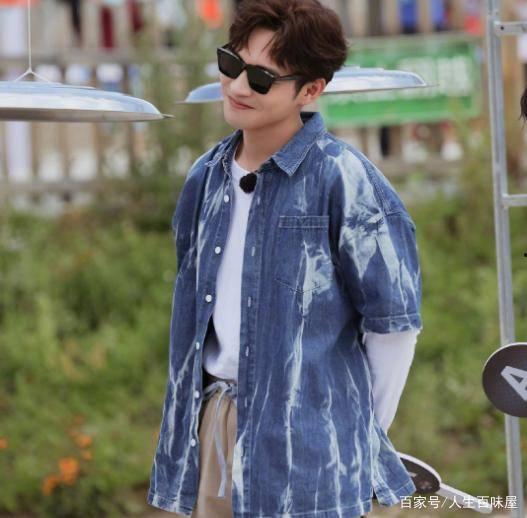 何洛洛开心吃瓜,快乐分享娱乐圈新鲜事