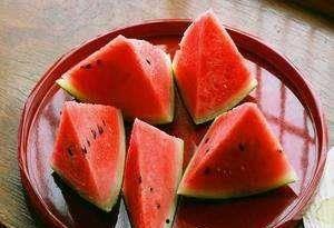 吃瓜吐种子吗,吃瓜吐种子的奇妙之旅